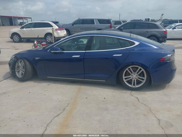 45312493 :رقم المزاد ، 5YJSA1S28FF086422 vin ، 2015 Tesla Model S مزاد بيع