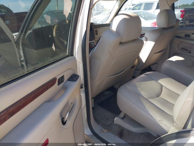 45312557 :رقم المزاد ، 1GYEK63NX5R115552 vin ، 2005 Cadillac Escalade Standard مزاد بيع