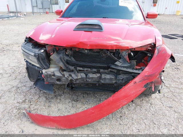 2C3CDXHG8FH915067 Dodge Charger Sxt