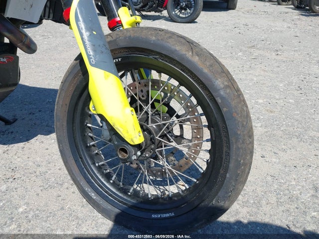 Husqvarna Supermoto 701 2022 VBKUSV404NM739910 Image 17