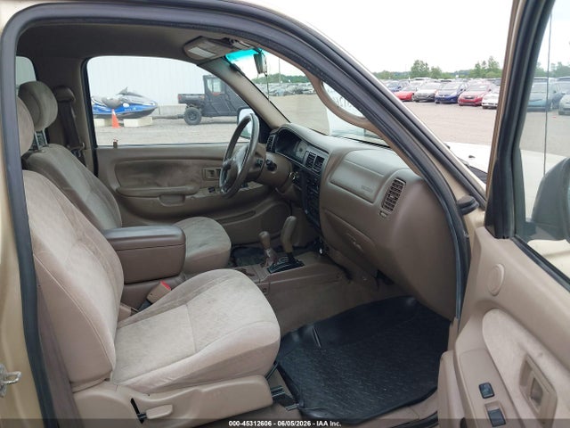45312606 :رقم المزاد ، 5TEHN72N51Z830125 vin ، 2001 Toyota Tacoma Base V6 مزاد بيع