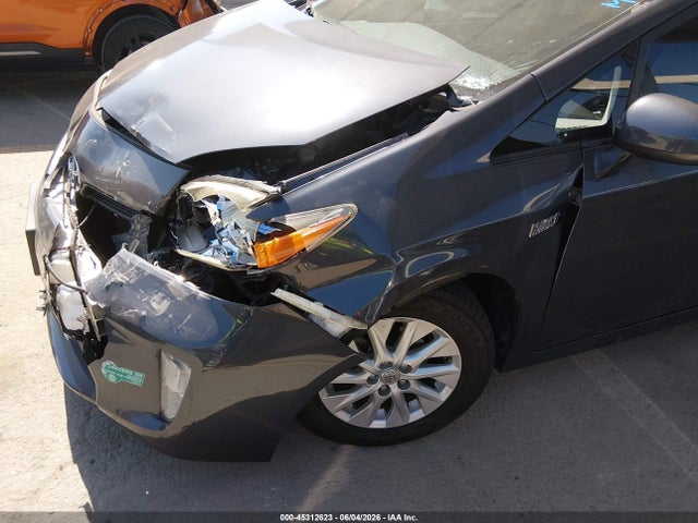 Toyota Prius Plug-in Advanced 2015 JTDKN3DP5F3069342 Image 17