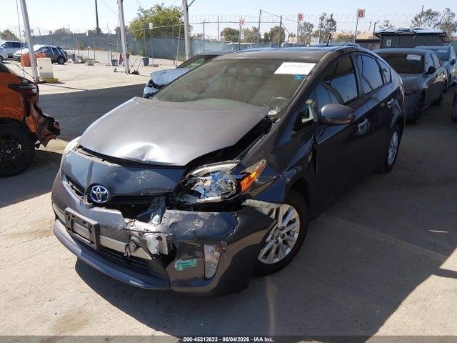 Toyota Prius Plug-in Advanced 2015 JTDKN3DP5F3069342 Image 2