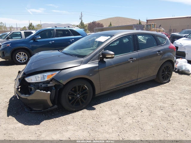 Ford FOCUS SE 2017 1FADP3K24HL239547 Image 2