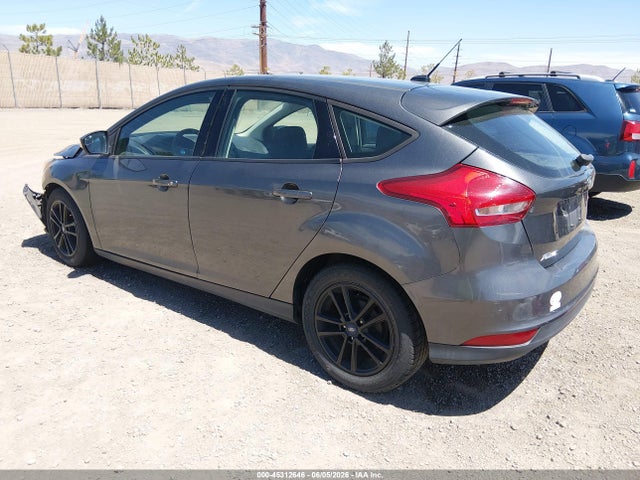 Ford FOCUS SE 2017 1FADP3K24HL239547 Image 3