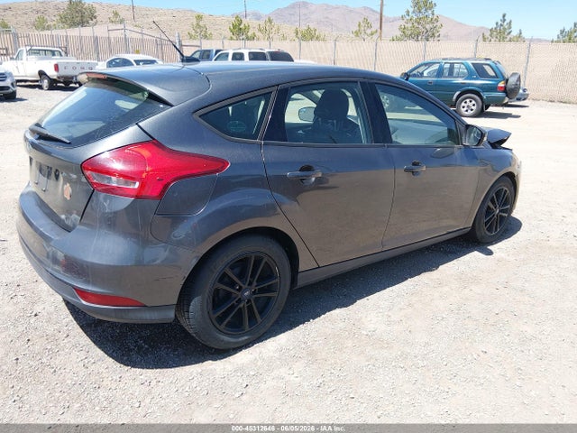 Ford FOCUS SE 2017 1FADP3K24HL239547 Image 4