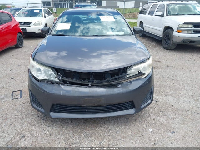45312730 :رقم المزاد ، 4T4BF1FK3ER430726 vin ، 2014 Toyota Camry Le مزاد بيع
