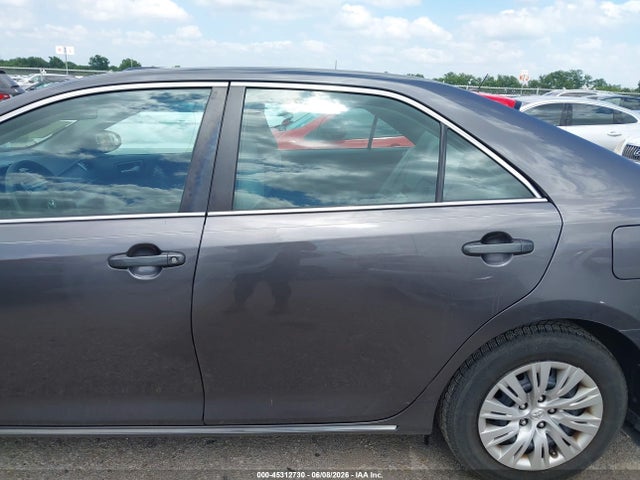 45312730 :رقم المزاد ، 4T4BF1FK3ER430726 vin ، 2014 Toyota Camry Le مزاد بيع