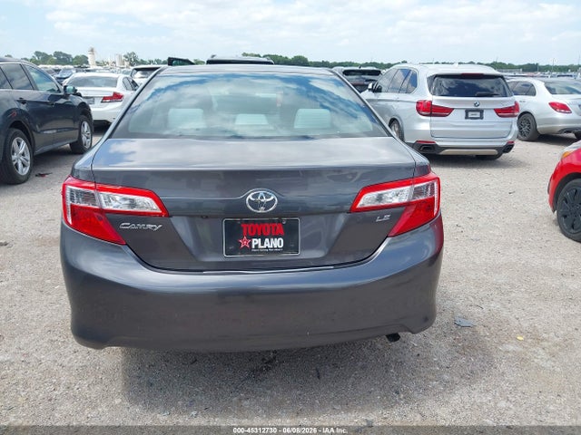 45312730 :رقم المزاد ، 4T4BF1FK3ER430726 vin ، 2014 Toyota Camry Le مزاد بيع