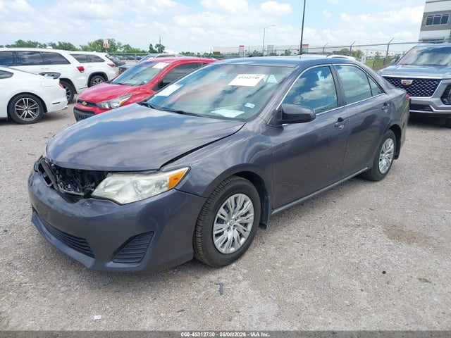 45312730 :رقم المزاد ، 4T4BF1FK3ER430726 vin ، 2014 Toyota Camry Le مزاد بيع