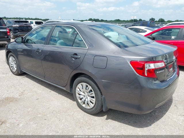 45312730 :رقم المزاد ، 4T4BF1FK3ER430726 vin ، 2014 Toyota Camry Le مزاد بيع