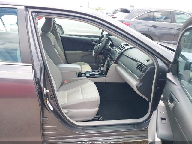 45312730 :رقم المزاد ، 4T4BF1FK3ER430726 vin ، 2014 Toyota Camry Le مزاد بيع