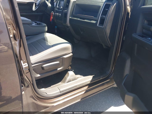 45312870 :رقم المزاد ، 1C6RR7KG8HS770132 vin ، 2017 Ram 1500 Tradesman  4x4 5'7 Box مزاد بيع