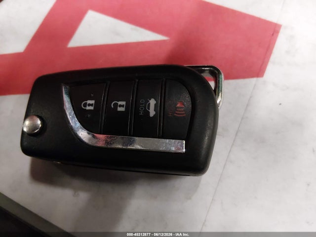4T1B11HK1JU577658 Toyota CAMRY SE
