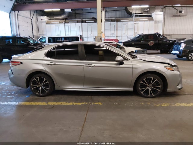 4T1B11HK1JU577658 Toyota CAMRY SE
