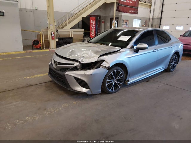 4T1B11HK1JU577658 Toyota CAMRY SE