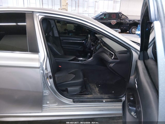 4T1B11HK1JU577658 Toyota CAMRY SE