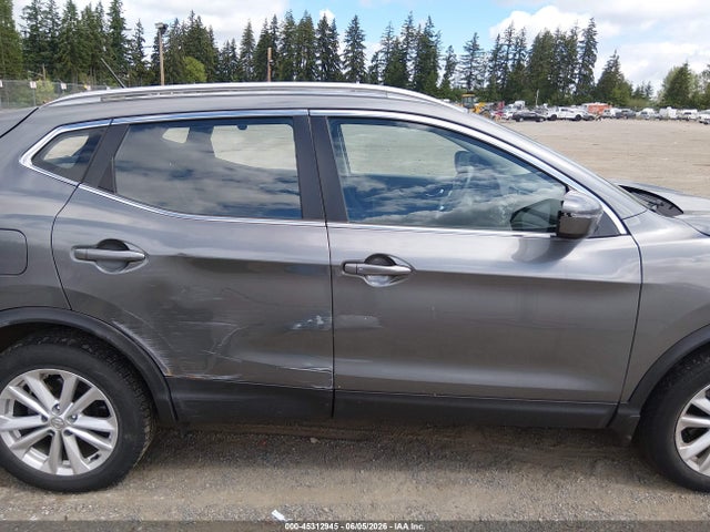 JN1BJ1CR9JW268259 Nissan Rogue Sport Sv