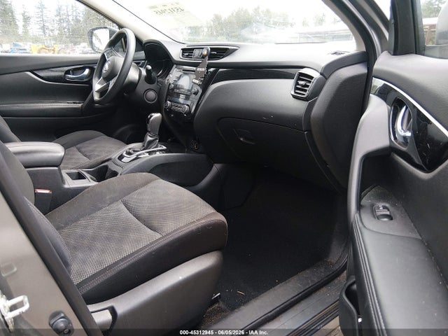 JN1BJ1CR9JW268259 Nissan Rogue Sport Sv
