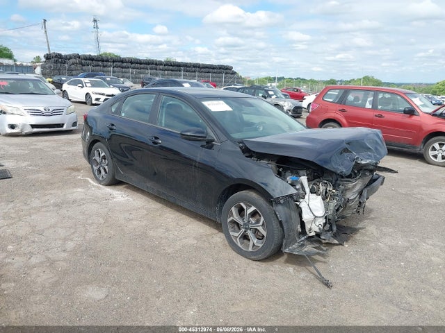 2019 3KPF24AD9KE104154 main image