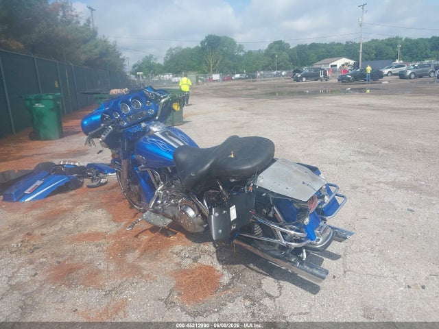 45312990 :رقم المزاد ، 1HD1FC4188Y659902 vin ، 2008 Harley-davidson Flhtcui مزاد بيع