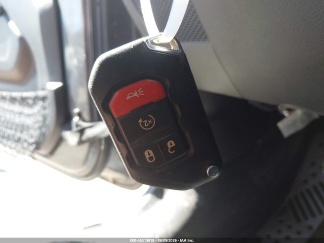 1C4HJXEG9JW325274 Jeep Wrangler Unlimited Sahara 4x4