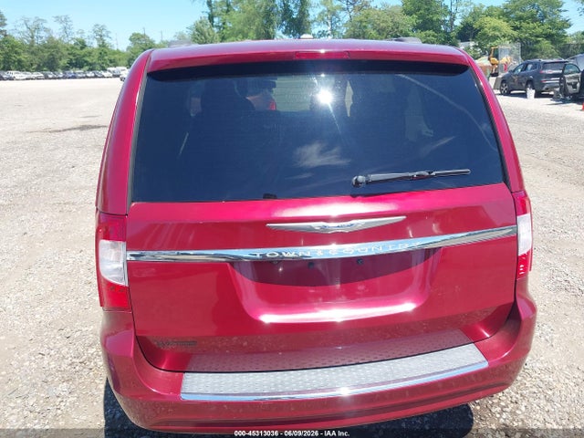 2016 Chrysler Town & Country Touring მანქანა იყიდება აუქციონზე, vin: 2C4RC1BG3GR199740, აუქციონის ნომერი: 45313036
