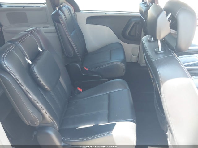 2016 Chrysler Town & Country Touring მანქანა იყიდება აუქციონზე, vin: 2C4RC1BG3GR199740, აუქციონის ნომერი: 45313036