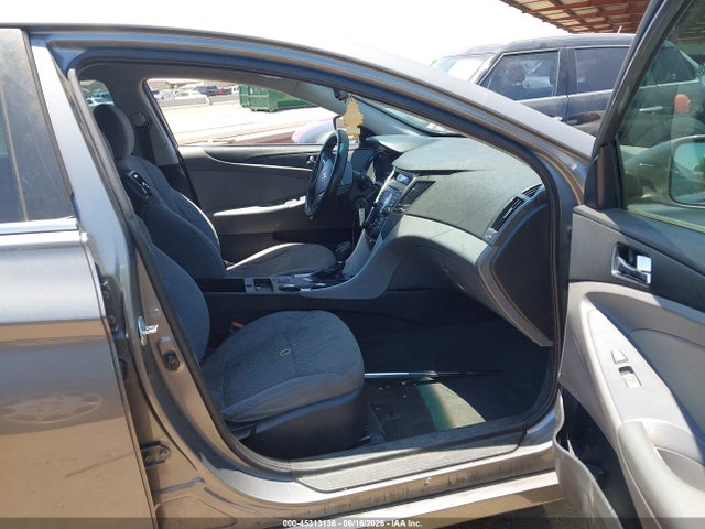 2013 Hyundai Sonata Gls მანქანა იყიდება აუქციონზე, vin: 5NPEB4AC8DH758452, აუქციონის ნომერი: 45313136