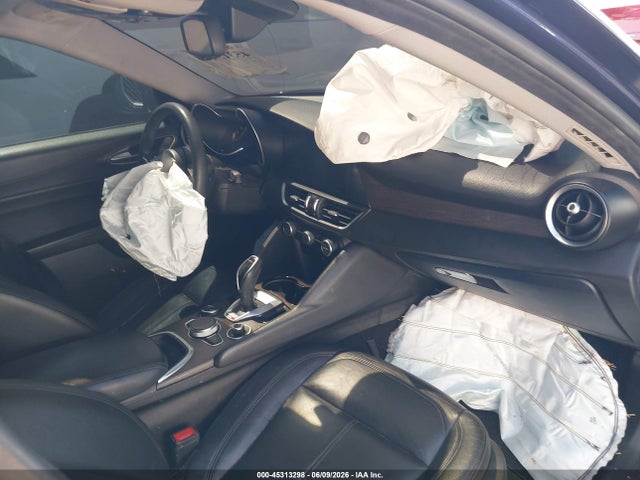 Alfa Romeo Giulia Ti Rwd 2021 ZARFAMBN7M7645304 Image 5