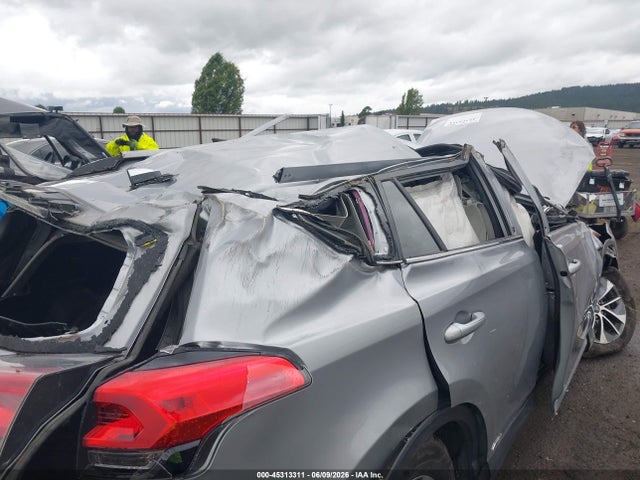 JTMRJREV1JD162145 Toyota Rav4 Hybrid Xle