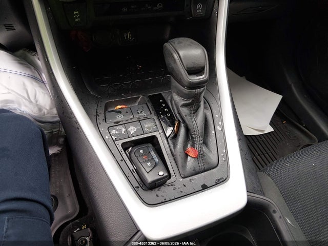2T3H1RFV8RC256095 Toyota RAV4 LE