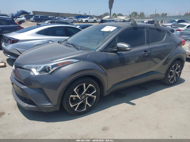 Toyota C-HR XLE 2019 JTNKHMBX3K1033649 Image 2