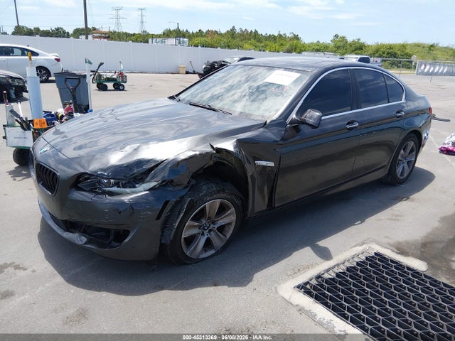 2011 Bmw 528i მანქანა იყიდება აუქციონზე, vin: WBAFR1C53BC744901, აუქციონის ნომერი: 45313369