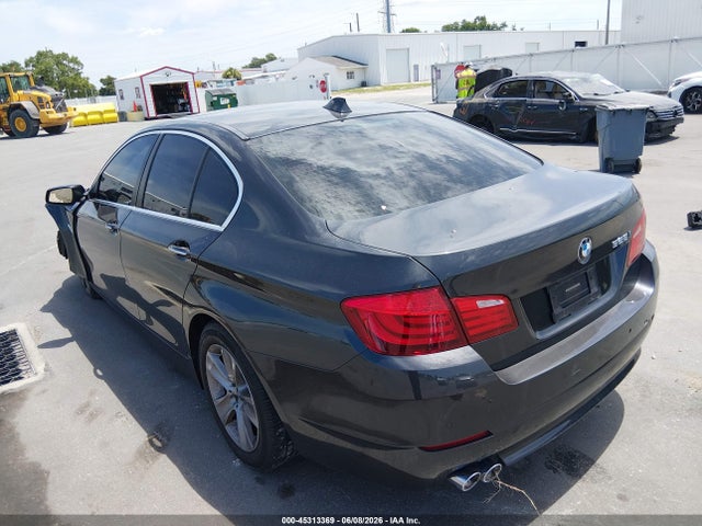 2011 Bmw 528i მანქანა იყიდება აუქციონზე, vin: WBAFR1C53BC744901, აუქციონის ნომერი: 45313369