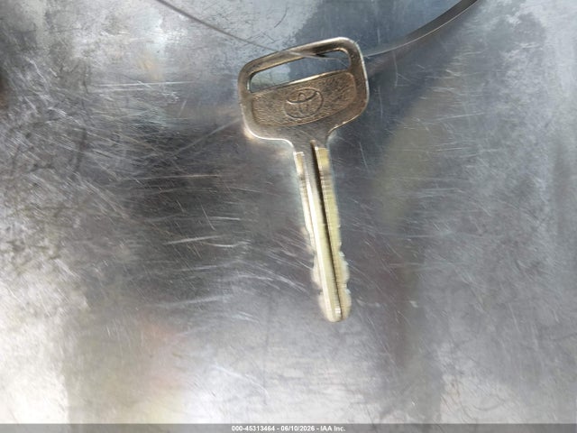 45313464 :رقم المزاد ، 4T3ZF13C7WU029792 vin ، 1998 Toyota Sienna Le مزاد بيع