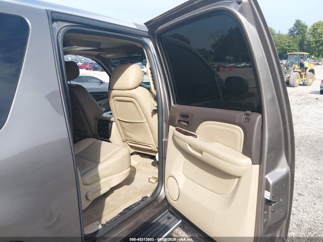 2014 Gmc Yukon Xl 1500 Denali მანქანა იყიდება აუქციონზე, vin: 1GKS2MEF8ER169438, აუქციონის ნომერი: 45313503