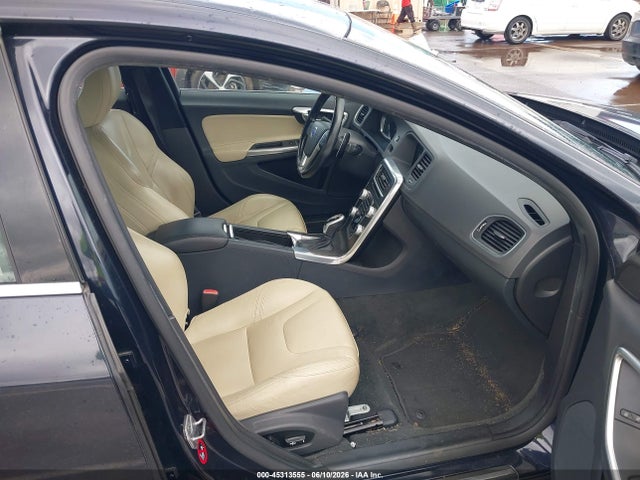 YV126MFK8G2392824 Volvo S60 T5 Drive-e Premier