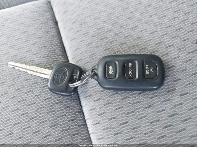 45313560 :رقم المزاد ، 4T1BE32K43U675563 vin ، 2003 Toyota Camry Le مزاد بيع