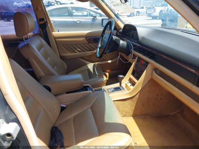 Продаж на аукціоні авто 1990 Mercedes-benz 560 Sel, vin: WDBCA39E2LA501303, номер лоту: 45313695
