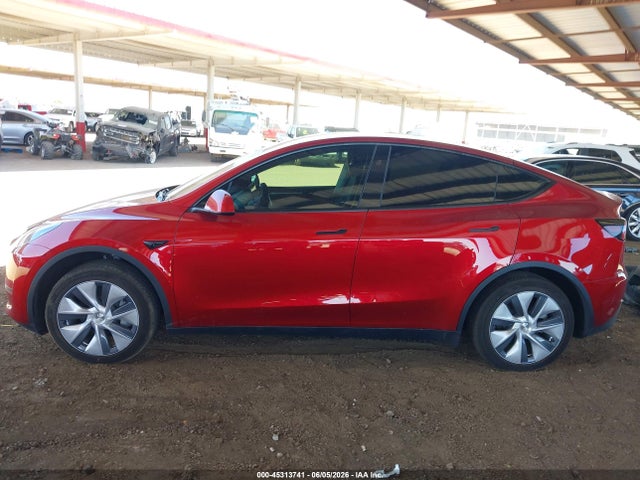 Tesla Model Y Long Range Dual Motor All-wheel Drive 2024 7SAYGDEEXRA238317 Image 13