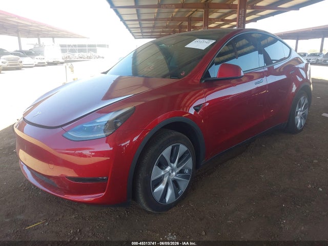 Tesla Model Y Long Range Dual Motor All-wheel Drive 2024 7SAYGDEEXRA238317 Image 2