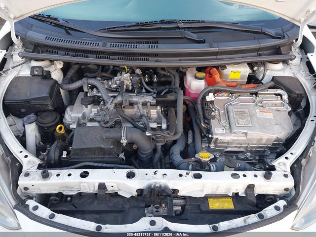 Toyota Prius C Four 2015 JTDKDTB30F1092302 Image 10