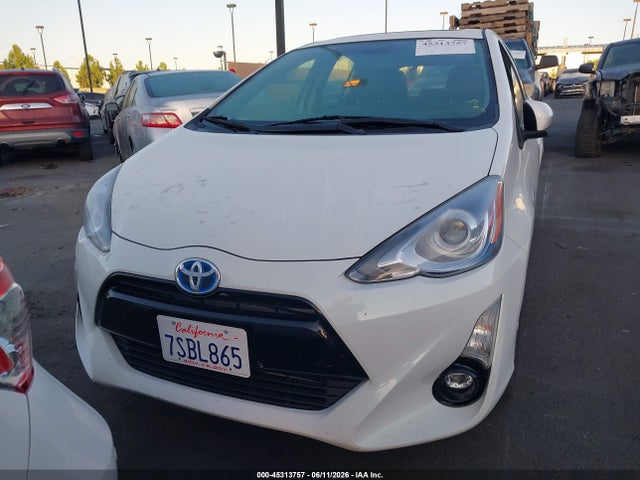 Toyota Prius C Four 2015 JTDKDTB30F1092302 Image 13