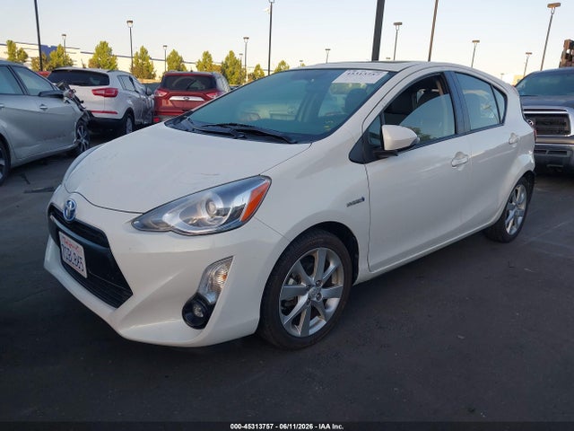 Toyota Prius C Four 2015 JTDKDTB30F1092302 Image 2