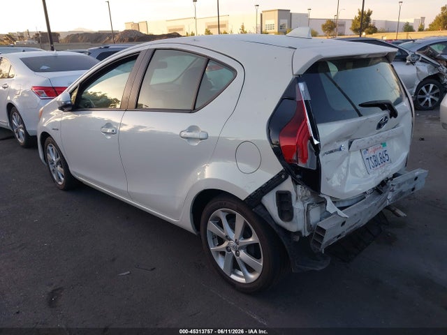 Toyota Prius C Four 2015 JTDKDTB30F1092302 Image 3