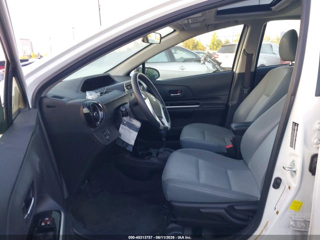 Toyota Prius C Four 2015 JTDKDTB30F1092302 Image 5