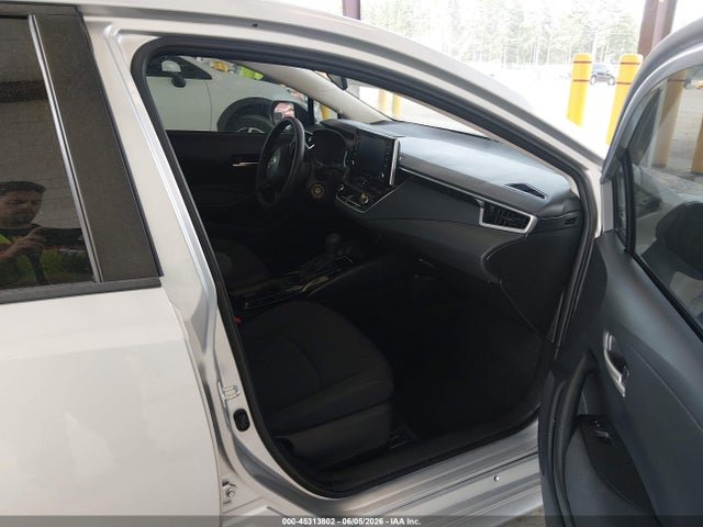 JTDEPMAE7MJ154398 Toyota COROLLA LE