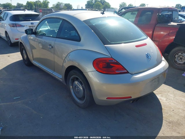 Продаж на аукціоні авто 2012 Volkswagen Beetle 2.5l, vin: 3VWJP7AT1CM645742, номер лоту: 45313838