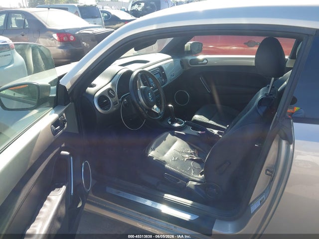 Продаж на аукціоні авто 2012 Volkswagen Beetle 2.5l, vin: 3VWJP7AT1CM645742, номер лоту: 45313838